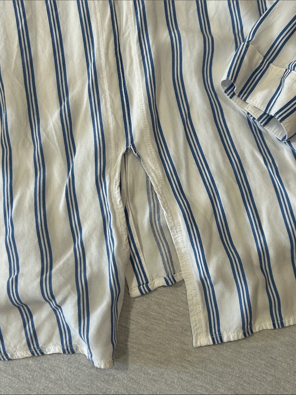 Leonisa Striped Button-Down Shirt in white and Blue Sz L - Picture 10 of 11